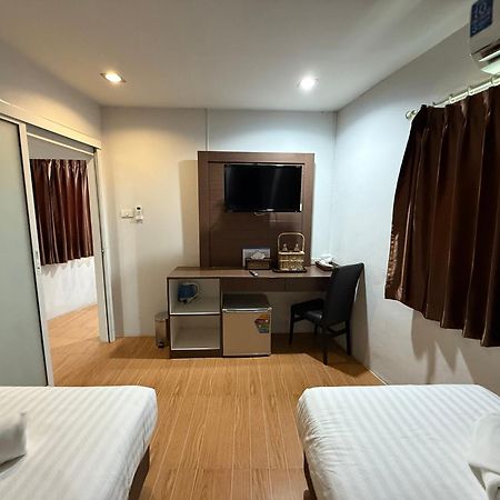 Bed By Cruise Hotel At Samakkhi-Tivanont Nonthaburi Exterior foto