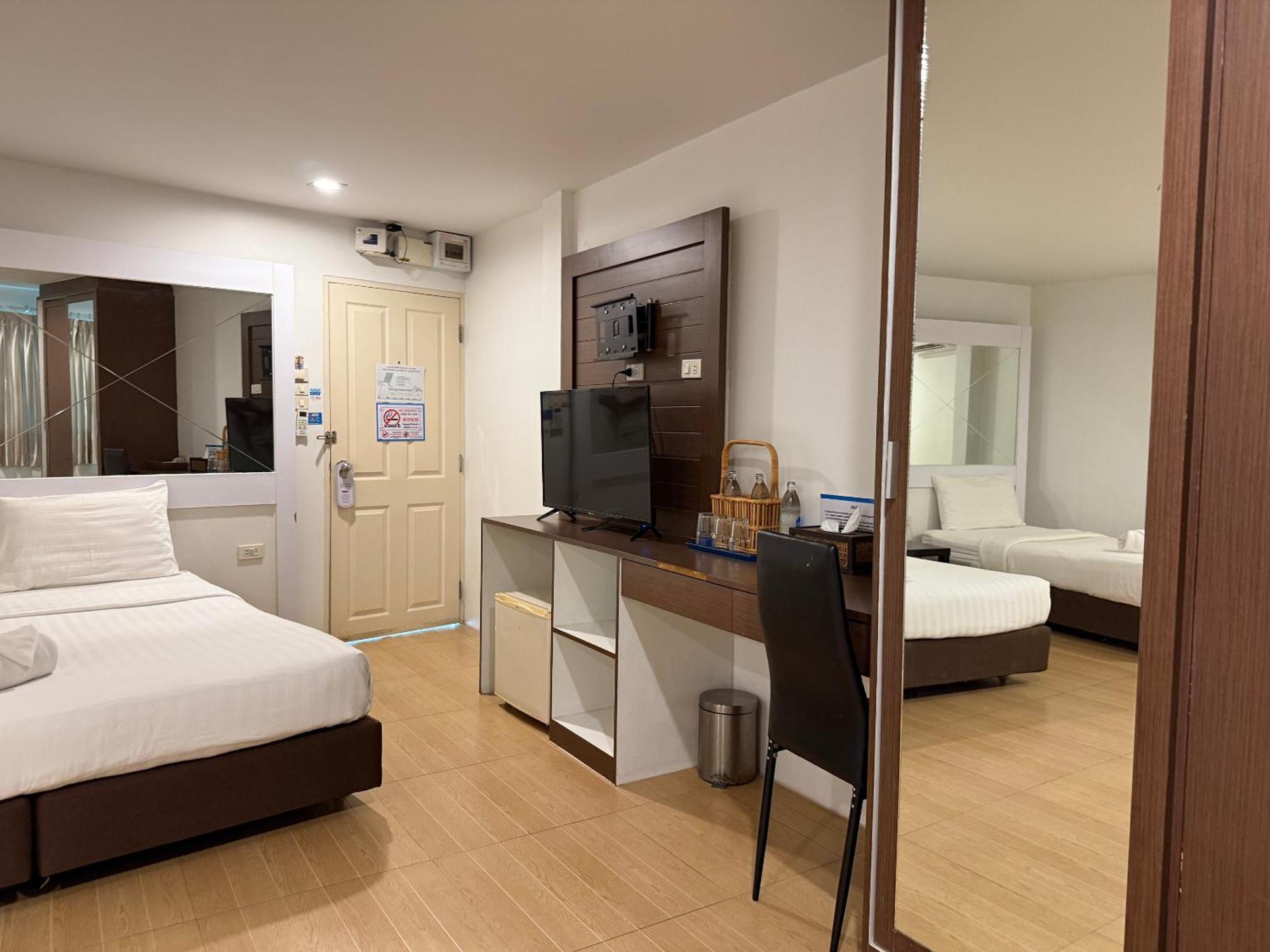 Bed By Cruise Hotel At Samakkhi-Tivanont Nonthaburi Exterior foto