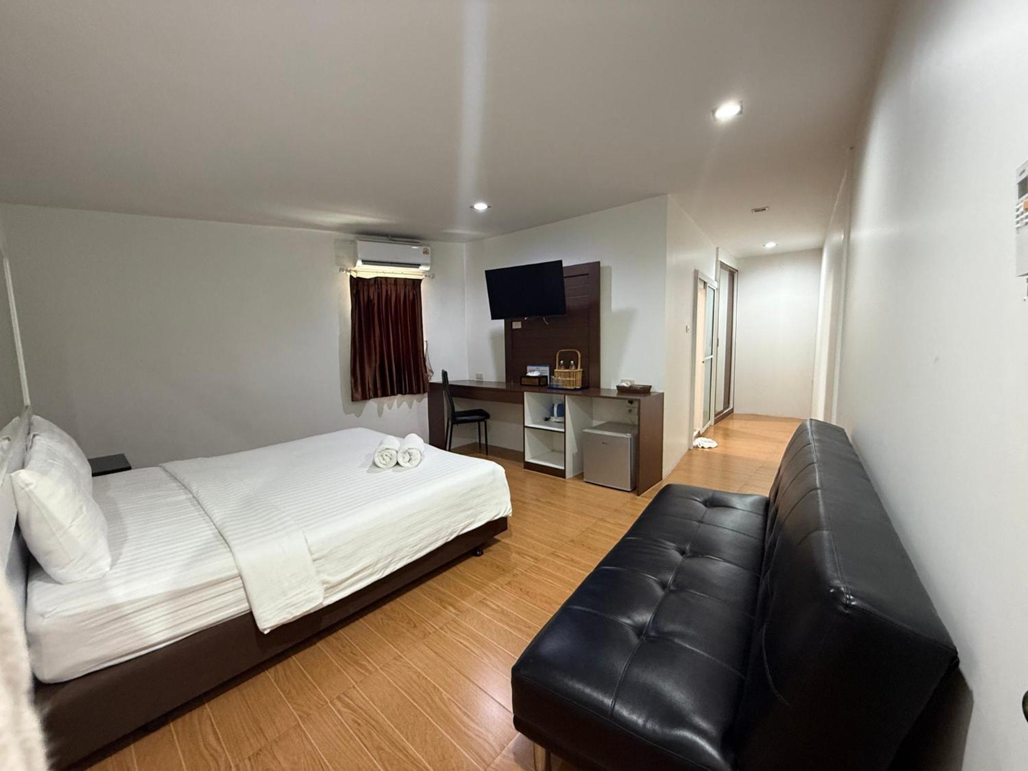 Bed By Cruise Hotel At Samakkhi-Tivanont Nonthaburi Exterior foto